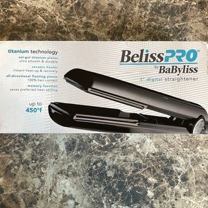 New in Box BelissPro 1” Straightener